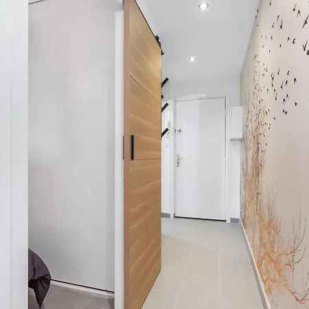 Pepite Face A La Avec Acces Direct Lägenhet